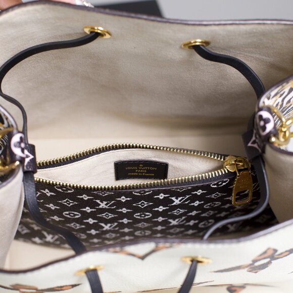 Louis Vuitton Monogram Giant Jungle Neo Noe Bucket Bag - Picture 8 of 11